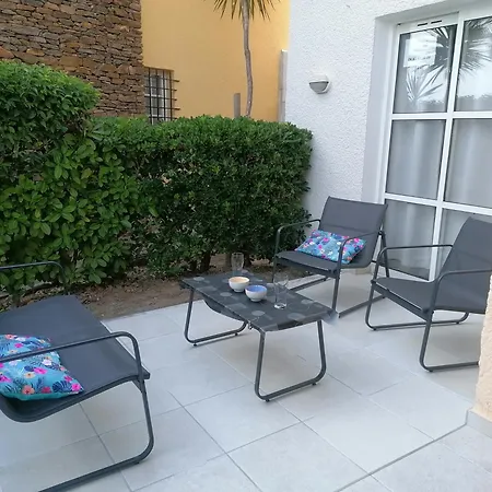 Rez De Jardin Cap Esterel Renove Et Climatise Daire *